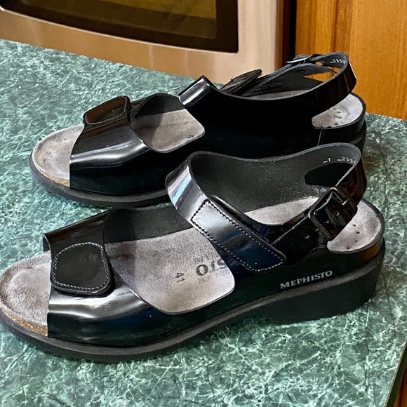Mephisto Shoes - Mephisto Air-Reflex Black Patent Leather Adjustable Slides Women’s 41 US, 11 New